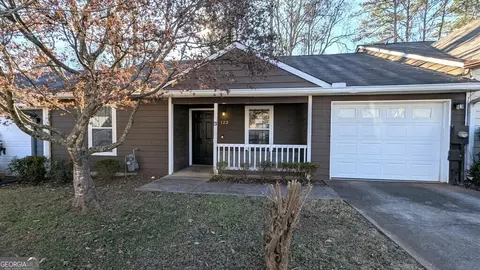 122 Oak Cir S, Stockbridge, GA 30281