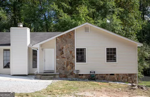 3742 Tree Bark Ln, Snellville, GA 30039