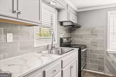 Kitchen - 115 Knox Dr, Cornelia, GA 30531 photo 2 of 2