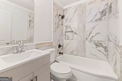 Bath - 115 Knox Dr, Cornelia, GA 30531 photo 1 of 2