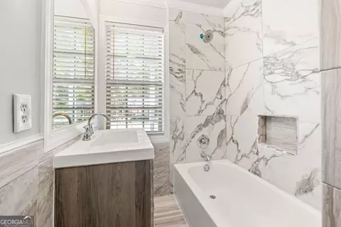 Bath - 115 Knox Dr, Cornelia, GA 30531 photo 2 of 2