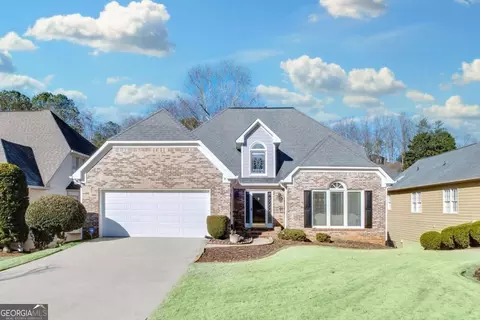 185 Glen Holly Dr, Roswell, GA 30076