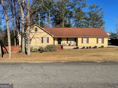 1103 King Edward Dr, Dublin, GA 31021