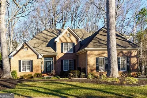 2875 Clary Hill Dr NE, Roswell, GA 30075