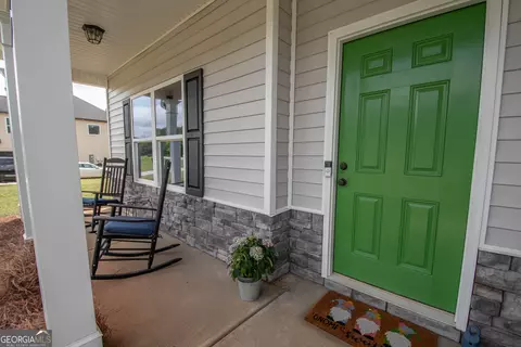 237 Dixon Cir, Williamson, GA 30292 photo 4