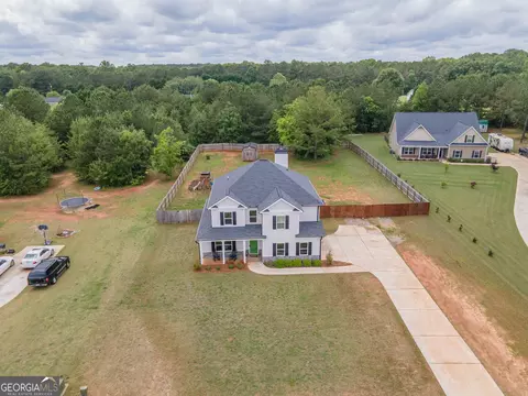 237 Dixon Cir, Williamson, GA 30292 photo 3