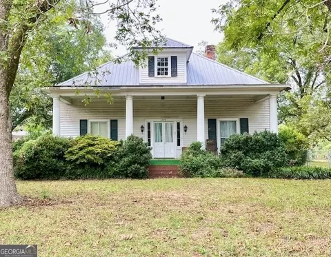 375 S Broad St, Bowman, GA 30624