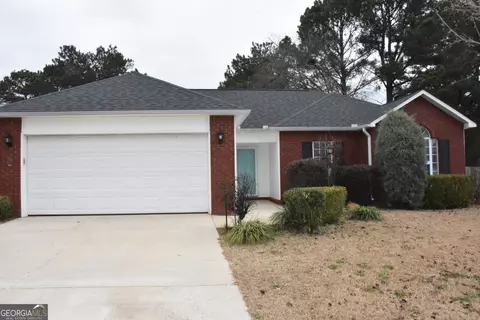 124 Castle Pines Dr, Bonaire, GA 31005