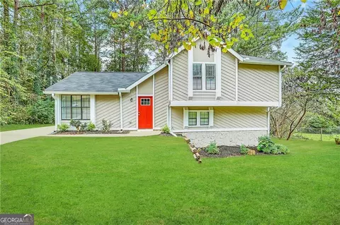 3951 Wabash Ln, Ellenwood, GA 30294