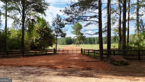 525 Duck Pond Rd, Lexington, GA 30648