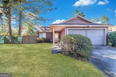 19 Robin Hood Dr, Savannah, GA 31406