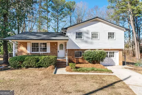 1586 Dellwood Cir, Lake City, GA 30260