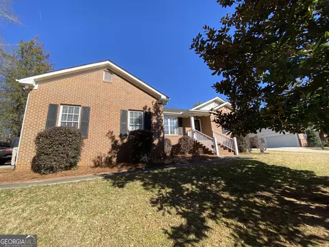 248 Memorial Dr, Barnesville, GA 30204