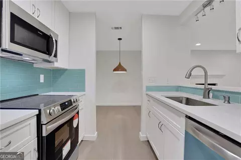 1412 Tuxworth Cir, Decatur, GA 30033