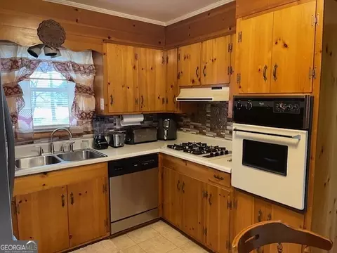 Kitchen - 310 Triune Mill Rd, Thomaston, GA 30286 photo 2 of 3