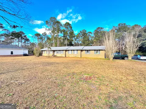 127 Morris Dr, Cochran, GA 31014