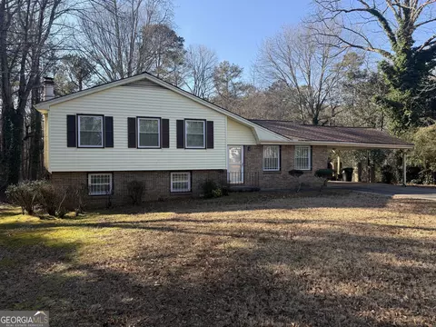 6893 Mystic Ln, Morrow, GA 30260