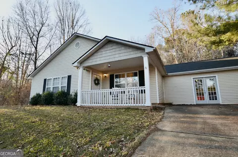 109 Woodstream Trl, Lagrange, GA 30240