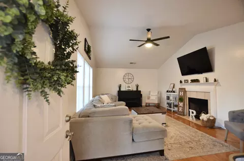 109 Woodstream Trl, Lagrange, GA 30240 photo 3