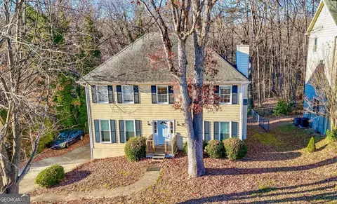 2800 Trotters Pointe Dr, Snellville, GA 30039