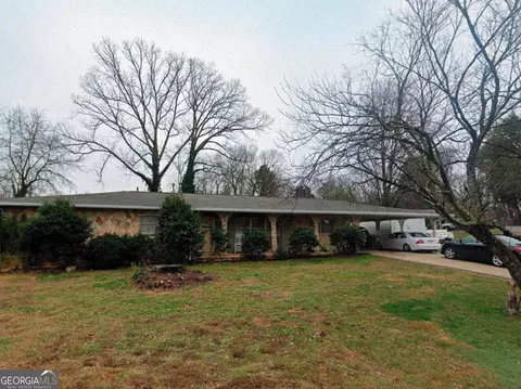 201 Green Hill Cir NW, Gainesville, GA 30504