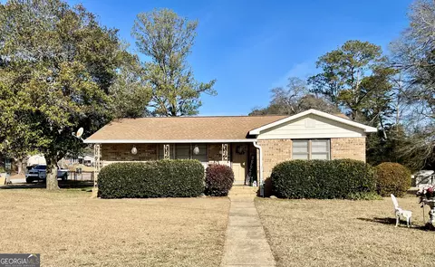 106 Lady Elaine Dr, Lagrange, GA 30240