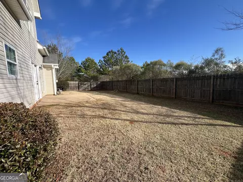 Exterior - 207 N Pointe Dr, Lagrange, GA 30241 photo 3 of 4