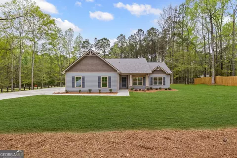 702 Old Hutchinson Mill Rd, Lagrange, GA 30241
