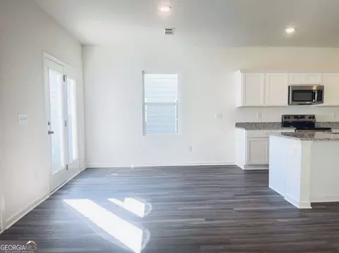 Living - 12 Elmarry Ln, Bethlehem, GA 30620 photo 1 of 3