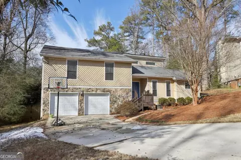 1684 Pierce Arrow Pkwy, Tucker, GA 30084