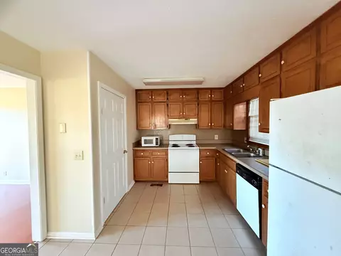 676 Phillips Dr, Monroe, GA 30656 photo 6