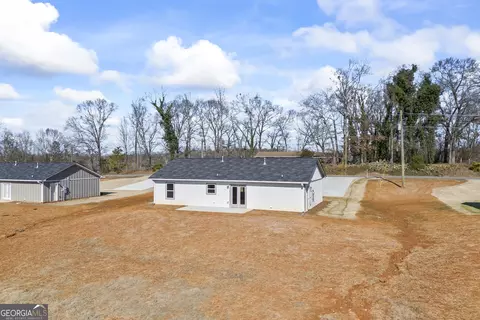 267 W Hendricks St, Bowman, GA 30624 photo 4