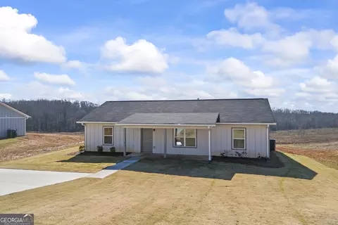 267 W Hendricks St, Bowman, GA 30624 photo 2