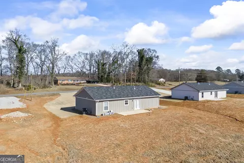 267 W Hendricks St, Bowman, GA 30624 photo 5