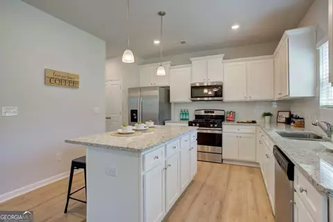 Kitchen - 11821 Rizvan Pl, Covington, GA 30014 photo 2 of 4