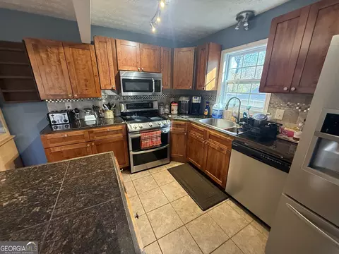 Kitchen - 100 Anderson Dr, Hampton, GA 30228 photo 1 of 2