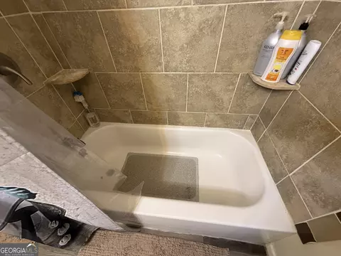 Bath - 100 Anderson Dr, Hampton, GA 30228 photo 2 of 2