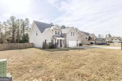 105 Lynn Wright Dr, Perry, GA 31069 photo 3