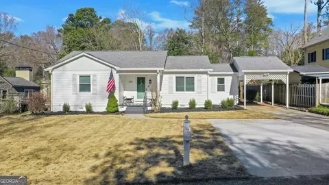 390 Cascade Dr NW, Marietta, GA 30064