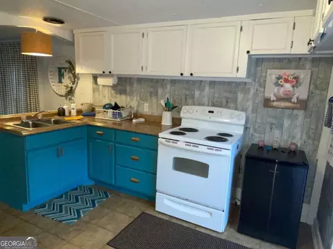 279 Eason Ave, Collins, GA 30421 photo 5