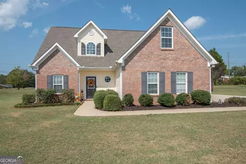 105 Still Water Ct, Lagrange, GA 30241