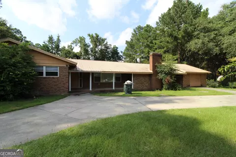 223 N Edgewood Dr, Statesboro, GA 30458