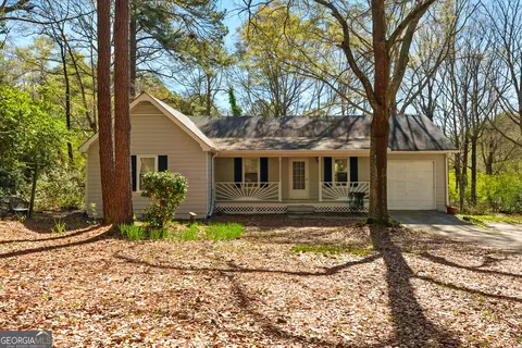 633 Westbridge Rd, Fayetteville, GA 30214