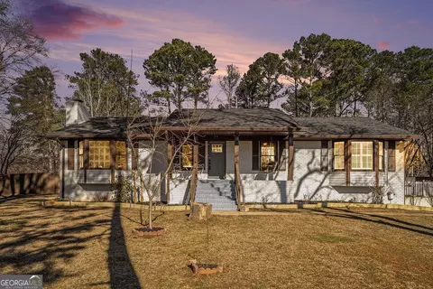 8951 Country Club Dr, Douglasville, GA 30134