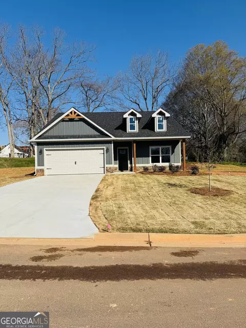 57 Crane St, Maysville, GA 30558
