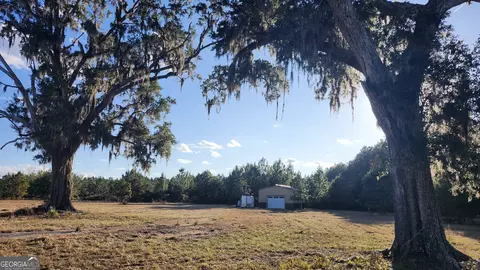 425 Okefenokee Club Rd, Folkston, GA 31537