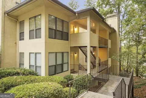 807 Lismore Rd SE, Smyrna, GA 30080