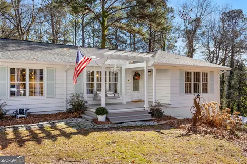 Exterior - 736 Cherokee Rd, Lagrange, GA 30240 photo 6 of 17