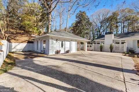 Exterior - 736 Cherokee Rd, Lagrange, GA 30240 photo 16 of 17