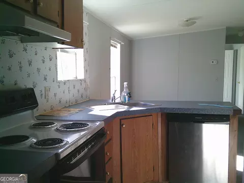Kitchen - 1612 N Hicks Rd, Toccoa, GA 30577 photo 1 of 3
